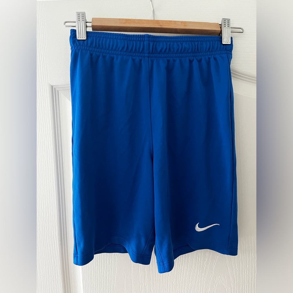 Nike Youth Large royal blue athletic short